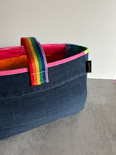 Laden Sie das Bild in den Galerie-Viewer, Rainbow Jeanskorb - reseviert für Christiane