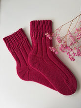 Laden Sie das Bild in den Galerie-Viewer, Sproutsocks - Strickanleitung für den Socktober 2026